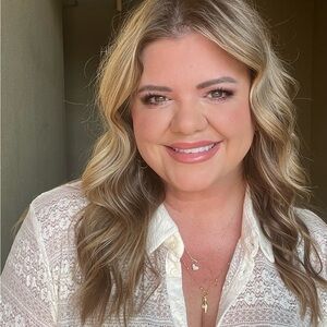 Meet your Posher, Alicia